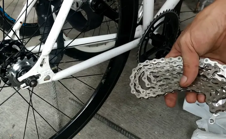 Top 10 Best Fixie Chains (Reviewed and Guided)
